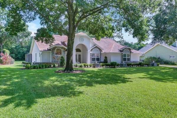 8424-Littleleaf-Ct-Orlando-FL-32835-03-1-600x400-1