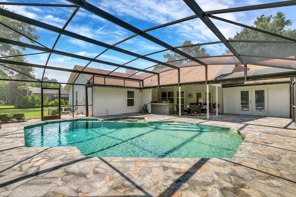 8424-Littleleaf-Ct-Orlando-FL-32835-06-600x400-1