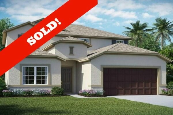 Sold-overlay-Feature-Image-992 Sold home at 992 Grand Hilltop Dr, Apopka, FL with palm trees and landscaped yard, featuring a SOLD overlay.