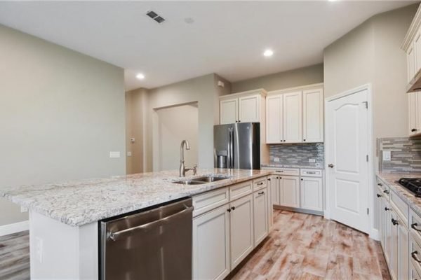 2237-Antilles-Club-Dr-Kissimmee-FL-5-600x400-1