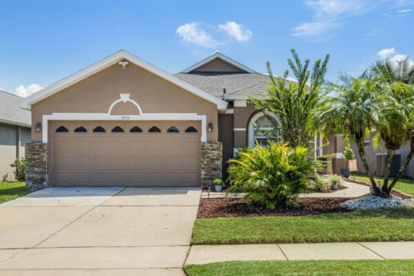 9555-pecky-cypress-way-orlando-fl-32836-01-scaled-600x400
