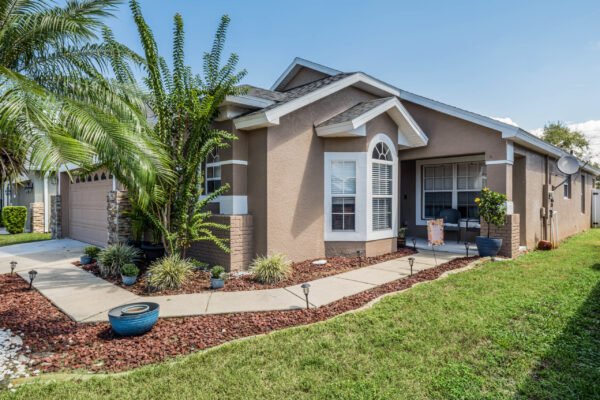9555-pecky-cypress-way-orlando-fl-32836-04-scaled-600x400