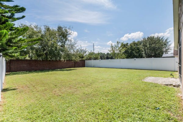 9555-pecky-cypress-way-orlando-fl-32836-27-scaled-600x400