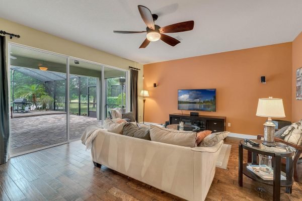 15216-Hayworth-Dr-Winter-Garden-FL-34787-12-Family-Room-600x400-1