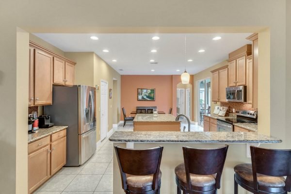 15216-Hayworth-Dr-Winter-Garden-FL-34787-16-Kitchen-600x400-1