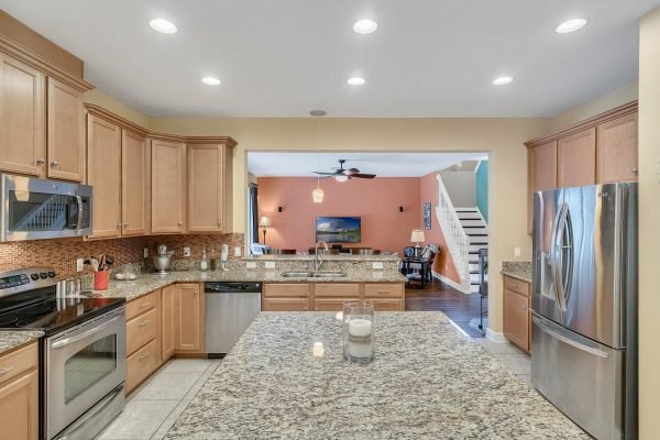 15216-Hayworth-Dr-Winter-Garden-FL-34787-18-Kitchen-600x400-1