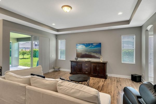 15988-Sweet-Murcott-Ct-Winter-Garden-FL-34787-10-Family-Room-600x400-1