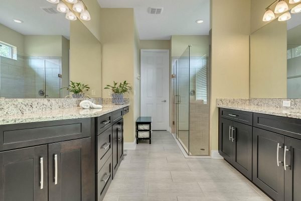15988-Sweet-Murcott-Ct-Winter-Garden-FL-34787-23-Master-Bathroom-600x400-1