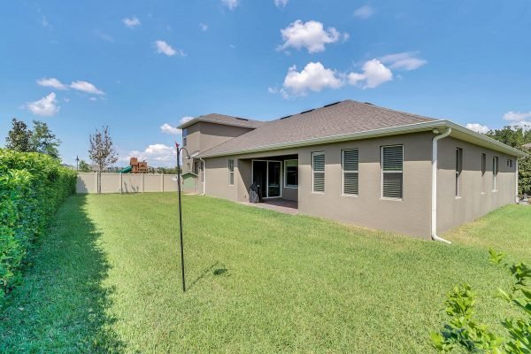 15988-Sweet-Murcott-Ct-Winter-Garden-FL-34787-28-Backyard-600x400-1