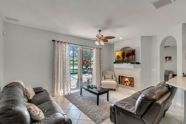 1345-Portmoor-Way-Winter-Garden-FL-34787-19-Family-Room-600x400-1