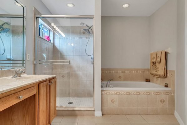 1345-Portmoor-Way-Winter-Garden-FL-34787-27-Master-Bathroom-600x400-1
