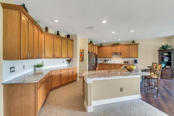 14826-Tullamore-Loop-Winter-Garden-FL-34787-11-Kitchen-600x400-2