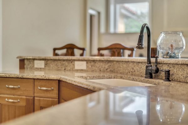 12854-Jacob-Grace-Ct-Windermere-FL-34786-21-Kitchen-600x400-1