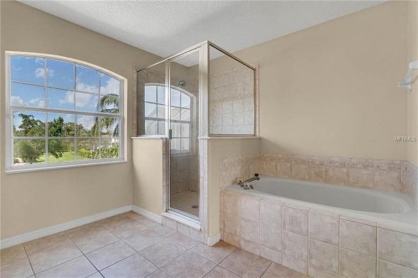 13927-EYLEWOOD-DR-WINTER-GARDEN-FL-23-600x400-1