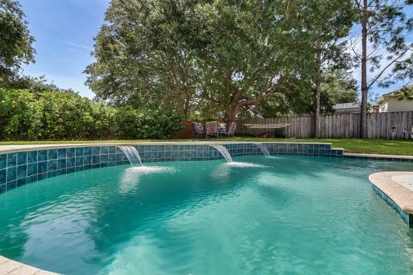2115-Wintermere-Pointe-Dr-Winter-Garden-FL-34787-05-Pool-600x400-1