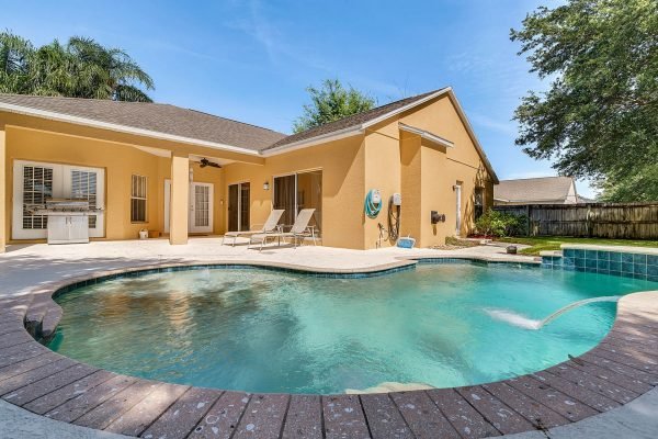 2115-Wintermere-Pointe-Dr-Winter-Garden-FL-34787-07-Pool-600x400-1