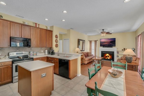 2115-Wintermere-Pointe-Dr-Winter-Garden-FL-34787-21-Kitchen-600x400-1