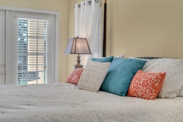 2115-Wintermere-Pointe-Dr-Winter-Garden-FL-34787-24-Master-Bedroom-600x400-1