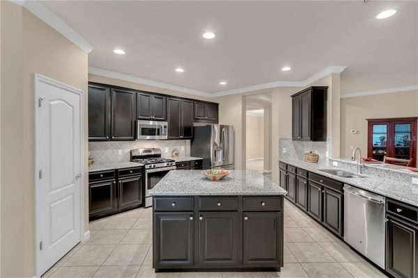 15527-SANDFIELD-LOOP-WINTER-GARDEN-Fl-14-600x400-1