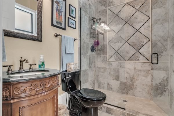 319-Woodlawn-Cemetery-Rd-Gotha-FL-34734-34-Bathroom-600x400-1