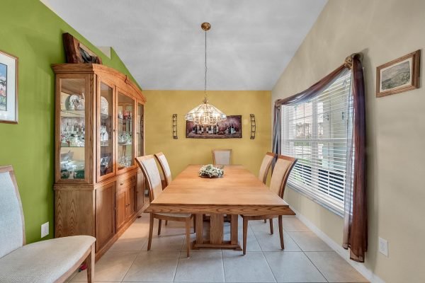 10626-Golden-Cypress-Ct-Orlando-FL-32836-10-Dining-600x400-1