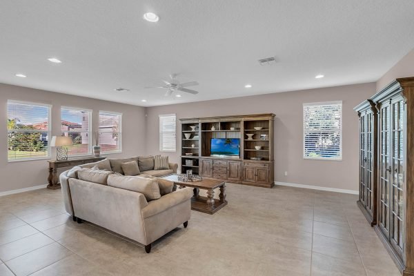 16166-Johns-Lake-Overlook-Dr-Winter-Garden-FL-34787-11-Family-Room-600x400-1