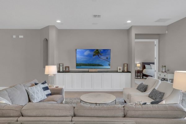 7407-Pomelo-Grove-Dr-Winter-Garden-FL-34787-10-Family-Room-600x400-1