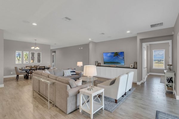 7407-Pomelo-Grove-Dr-Winter-Garden-FL-34787-12-Family-Room-600x400-1