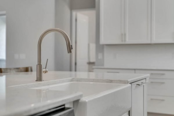 7407-Pomelo-Grove-Dr-Winter-Garden-FL-34787-18-Kitchen-600x400-1