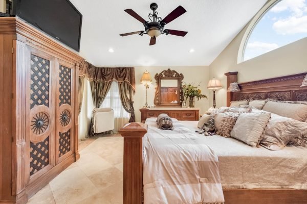 2636-Clementon-Park-Ct-Orlando-FL-32835-22-Master-Bedroom-600x400-1