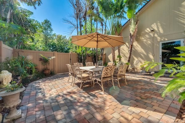 2636-Clementon-Park-Ct-Orlando-FL-32835-30-Lanai-600x400-1