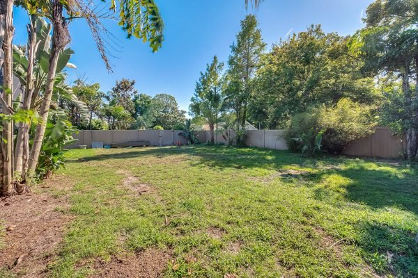 2636-Clementon-Park-Ct-Orlando-FL-32835-33-Backyard-600x400-1