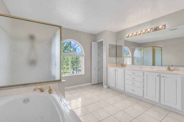 4543-seafarer-way-orlando-fl-32817-07-600x400-1