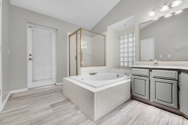 7838-rollingridge-court-orlando-fl-32835-12-scaled-600x400