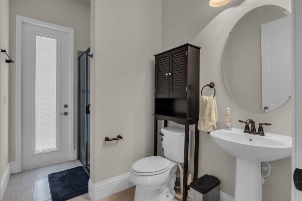 9442-prince-harry-drive-orlando-fl-32836-42-scaled-600x400-1