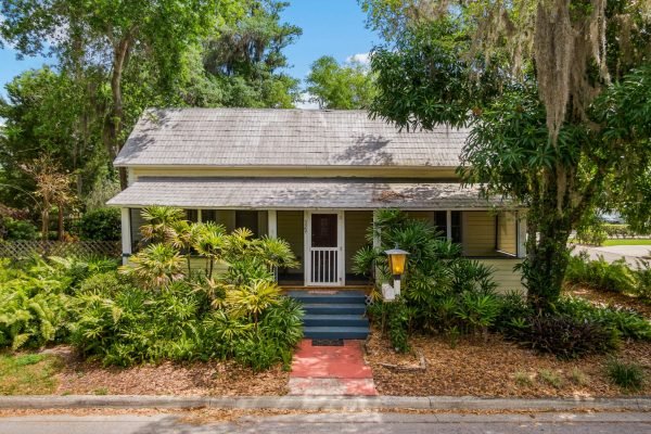 329-south-woodland-street-winter-garden-fl-34787-01-scaled-600x400-1