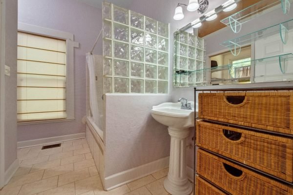 329-south-woodland-street-winter-garden-fl-34787-07-scaled-600x400-1 329-south-woodland-street-winter-garden-fl-34787-07-scaled-600x400-1