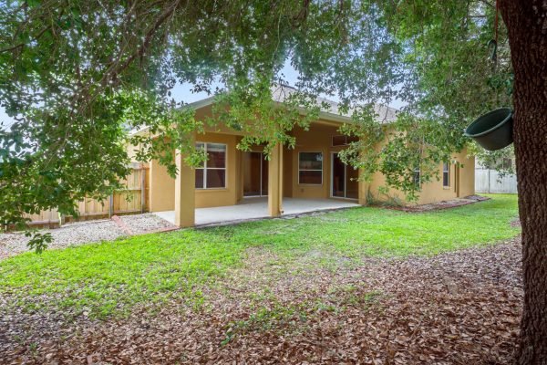 719-alexandria-place-drive-apopka-fl-32712-51-scaled-600x400-1