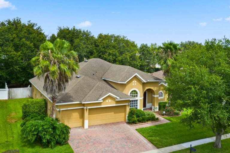 for sale for the first time by original owner, this popular one story floor plan from morrison homes is ideally laid out with beds, full baths, a dedicated home office, formal living and dining rooms, spacious kitchen opening to the family room and a luxurious owners retreat with huge walk in closet, alexandria place drive apopka fl