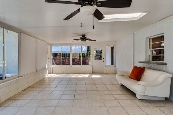 7123-foster-lane-orlando-fl-32818-08-scaled-600x400-1