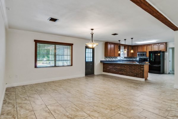 7123-foster-lane-orlando-fl-32818-24-scaled-600x400-1