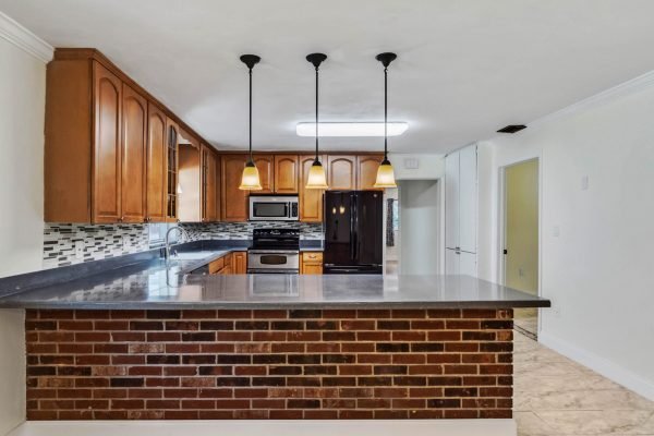 7123-foster-lane-orlando-fl-32818-28-scaled-600x400-1