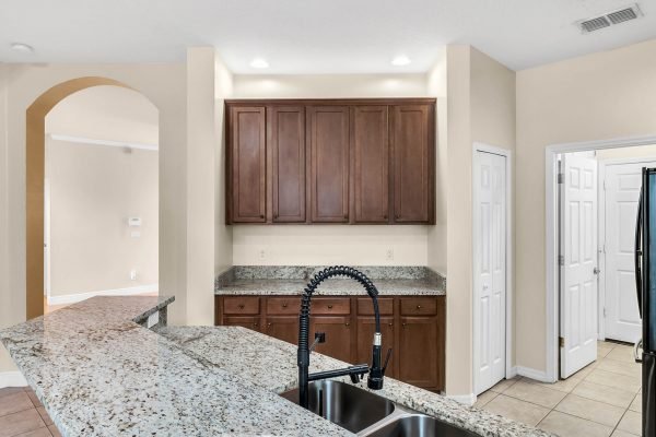 11762-via-lucerna-circle-windermere-fl-34786-48-scaled-600x400-1