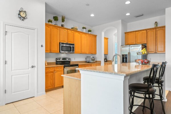 12737-bideford-avenue-windermere-fl-34786-16-scaled-600x400