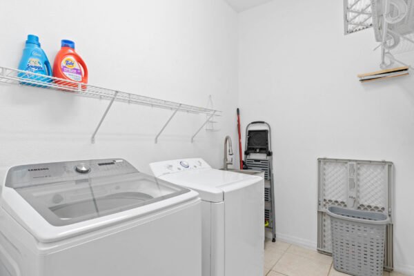12737-bideford-avenue-windermere-fl-34786-27-scaled-600x400