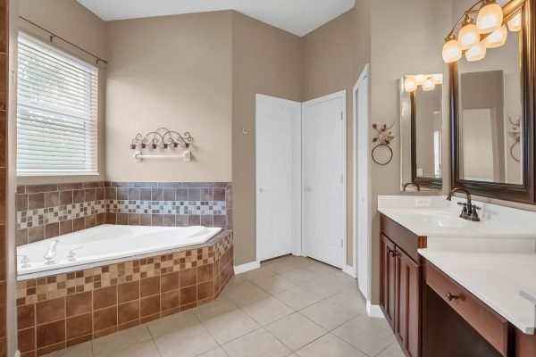 12990-islamorada-drive-orlando-fl-32837-11-scaled-600x400-1