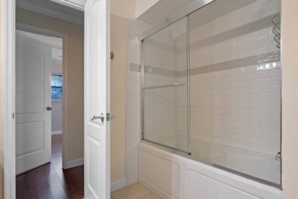 6526-sawyer-shores-lane-windermere-fl-34786-4--scaled