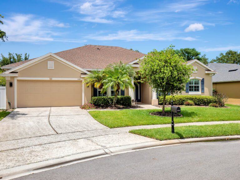 amazing opportunity to check off a lot of must-haves without breaking the wallet, belhaven falls drive ocoee fl