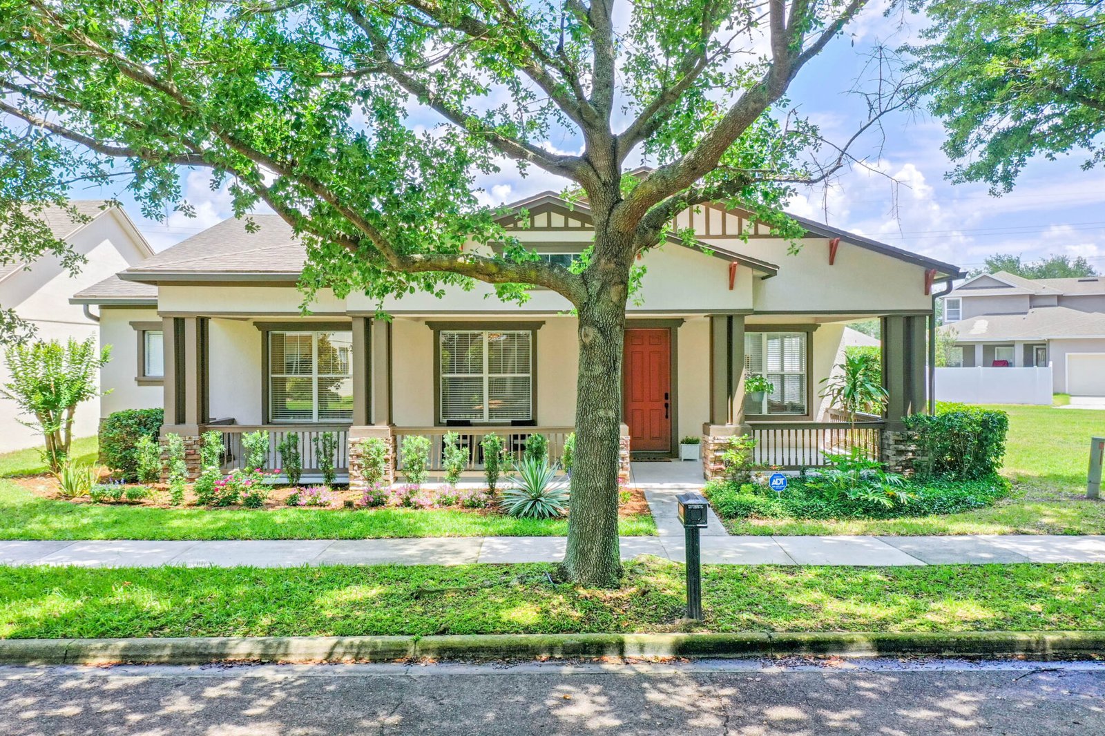 here is your chance to own a windermere pool home without breaking the bank, bideford avenue windermere fl